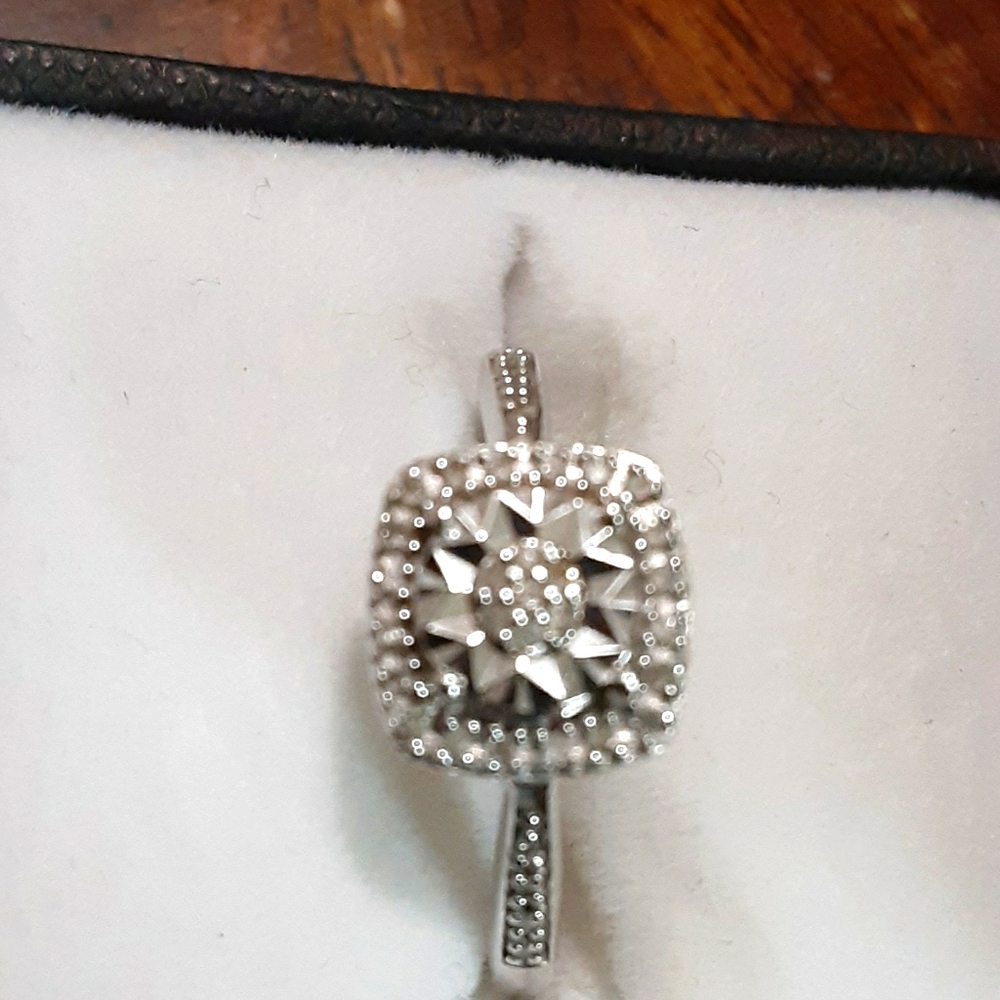 Diamond Ring - Picture 3 of 7